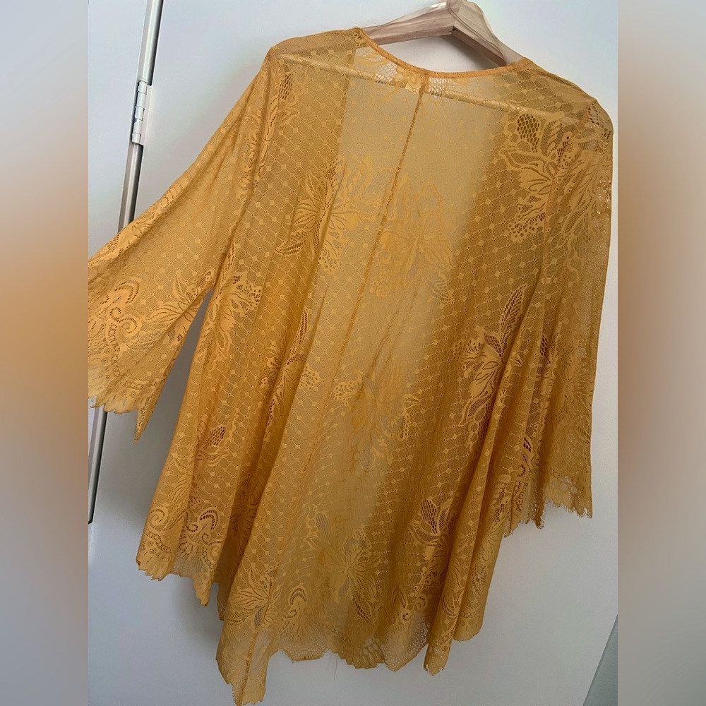 FRANCESCAS Golden, flowy duster
